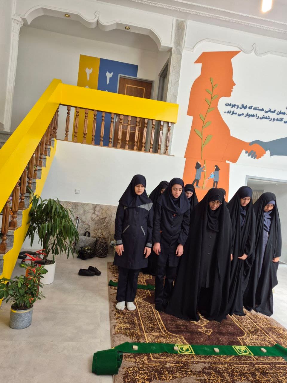 برگزاری نماز جماعت مدرسه